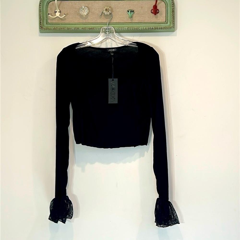 Brand new widow, black cropped, long sleeve lace cuff top women’s large 